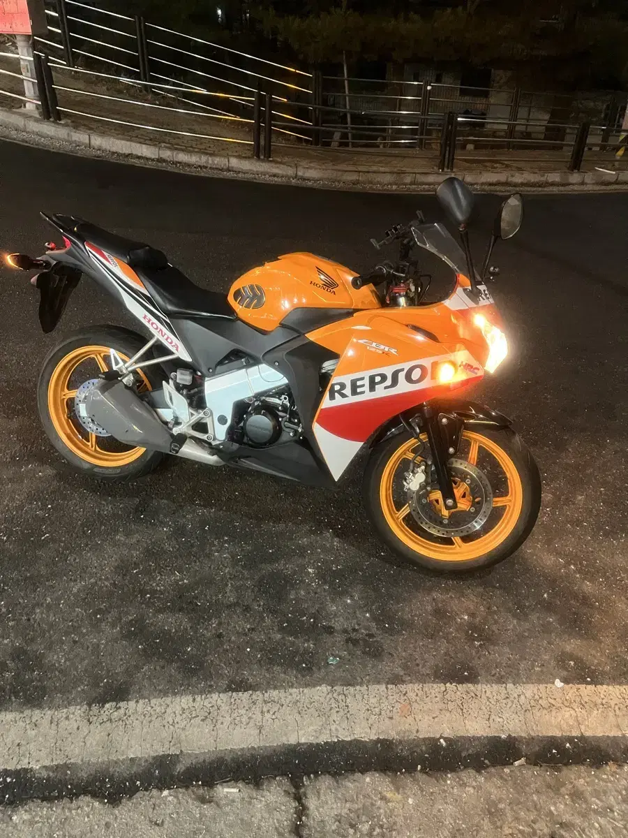 cbr125 팝니다