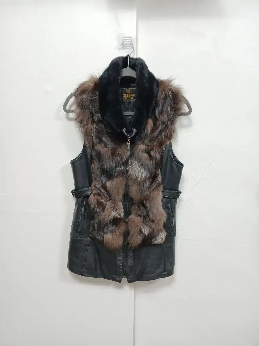 Kim Chang-suk Boutique Natural Fox Sheepskin Vest 55 S New Product Grade