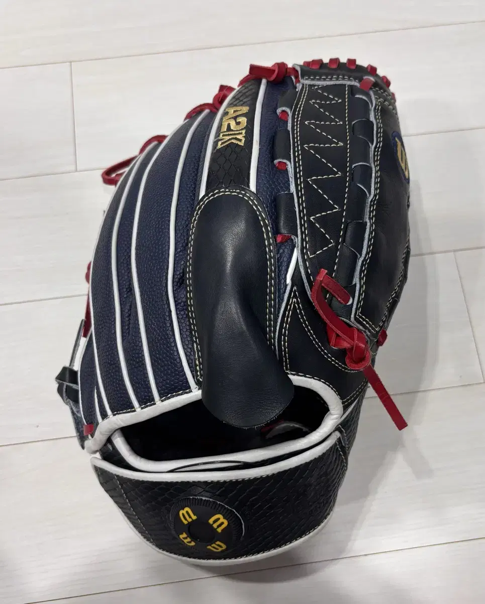 Wilson A2K Grade 1 Pitcher's Glove (Made in Japan)