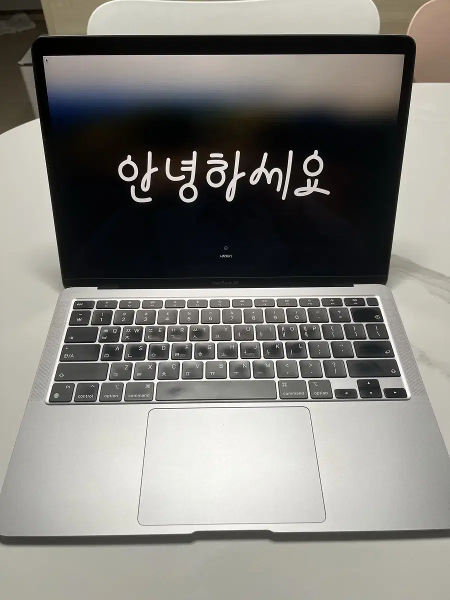 맥북 에어 M1 13인치 2020년형 (16GB RAM / 256GB)