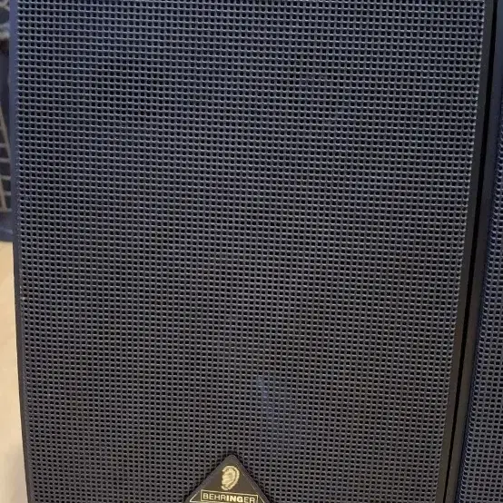 BEHRINGER MONITOR SPEAKER 1C