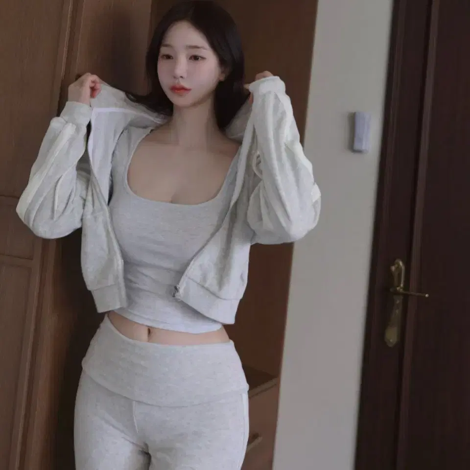 kindame 카인다미) 슬림핏 벨로아 트레이닝 셋업 백멜란지 free