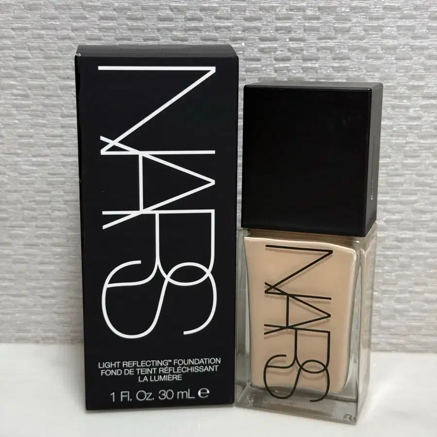 나스 라이트 리플렉팅 파운데이션