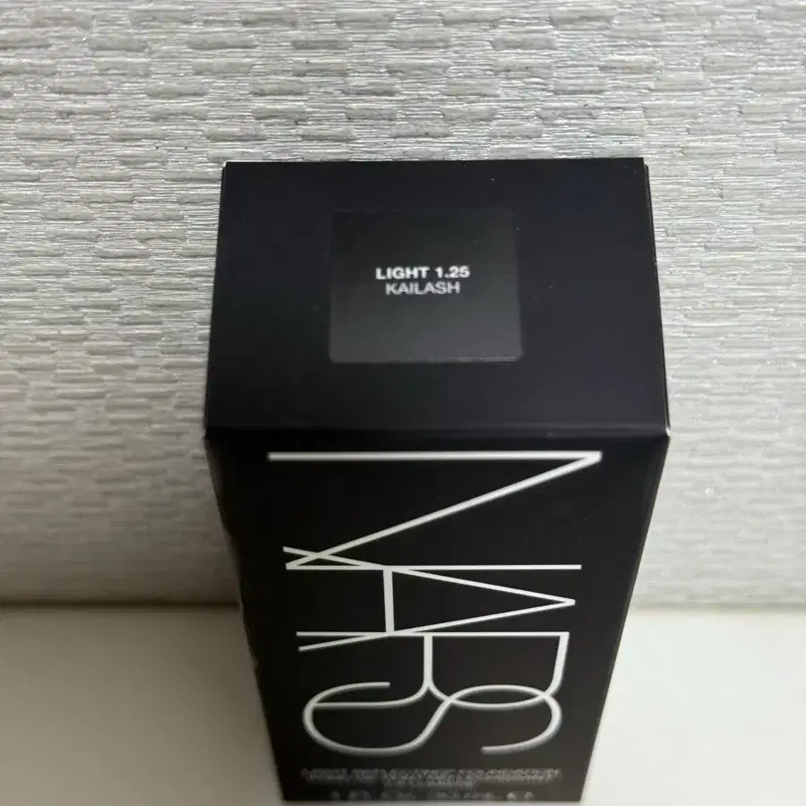 나스 라이트 리플렉팅 파운데이션