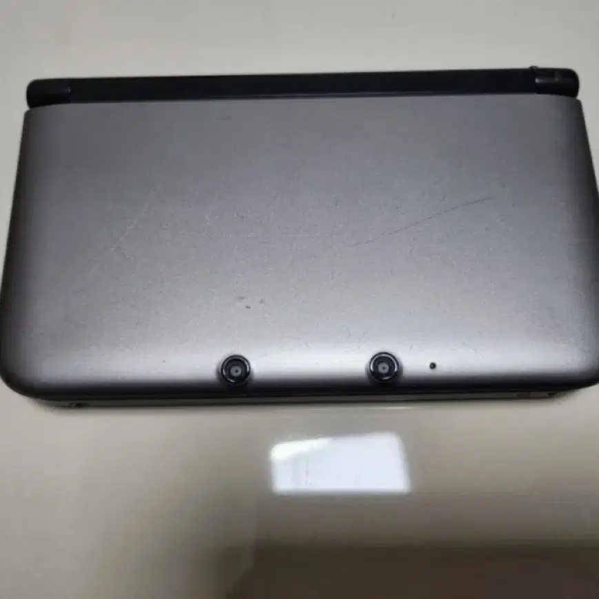 닌텐도 3ds xl 실버 + 칩 4개 일괄