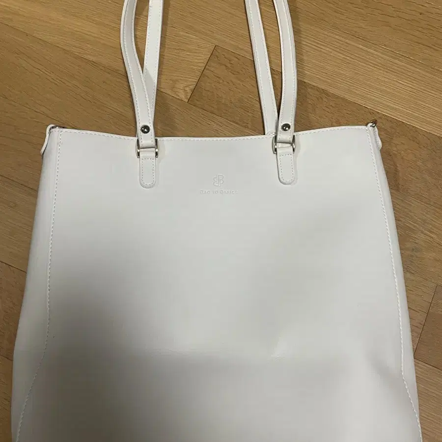 Bag to basics 쇼퍼백