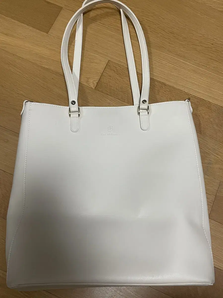 Bag to basics 쇼퍼백