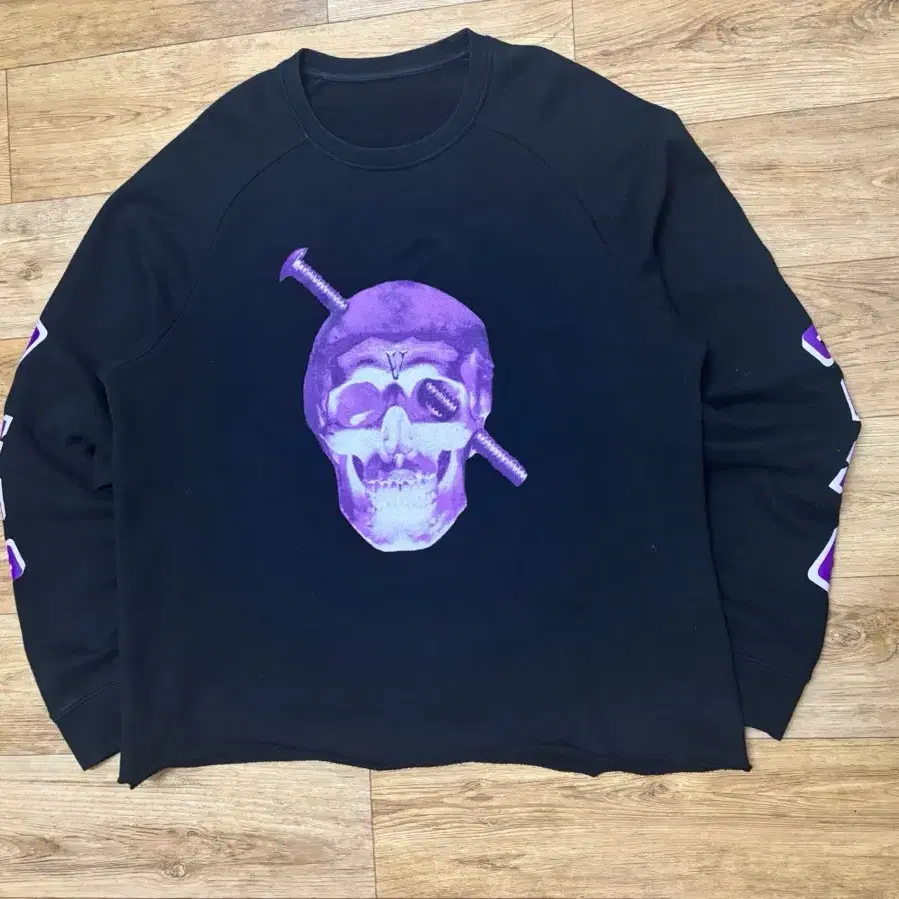 [M] Vlone crew head 브이론 스크류헤드