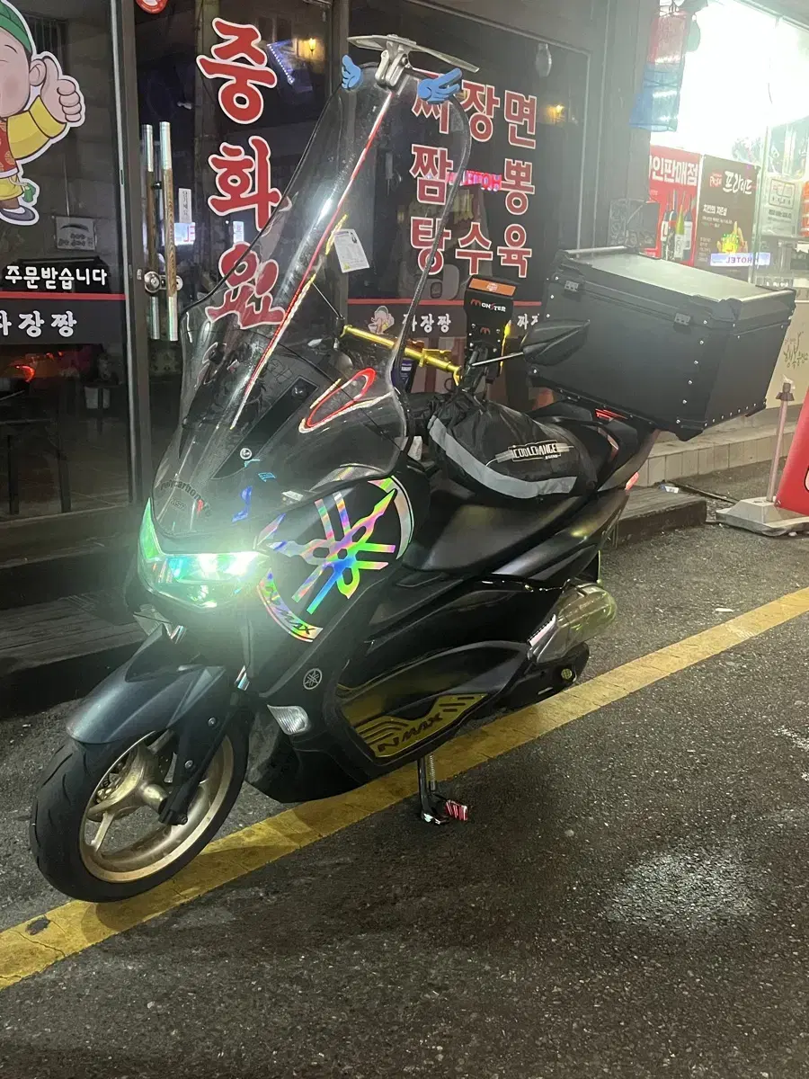 Nmax125 21년식 팝니다.