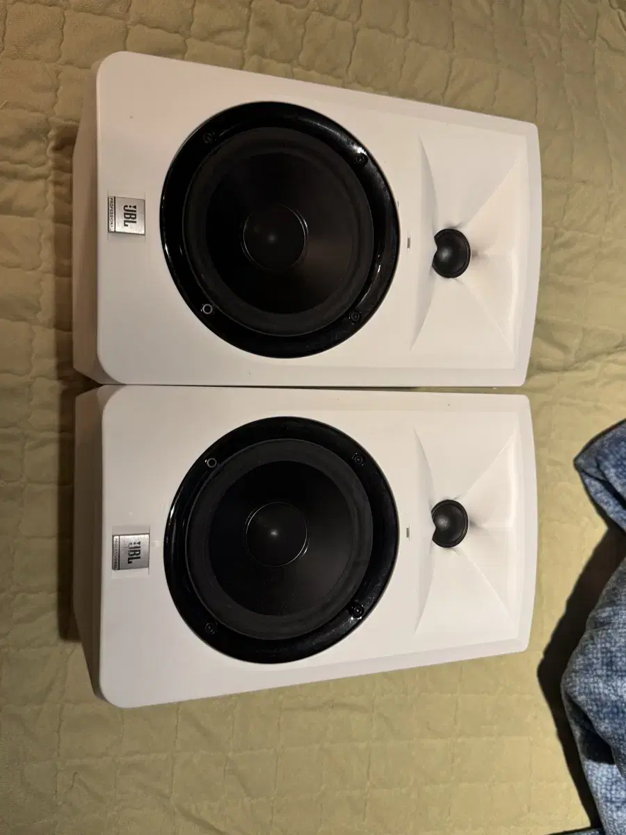 JBL LSR305 스피커 1조