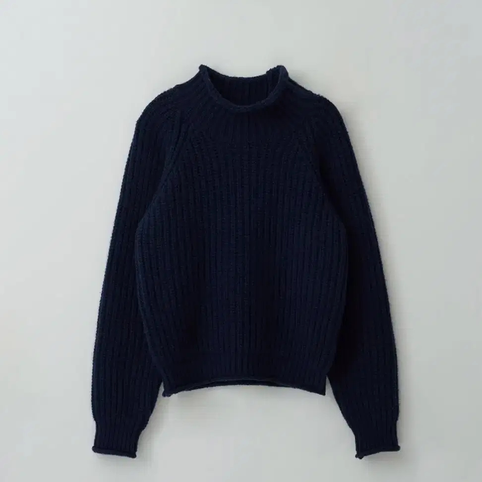 르누이 Harper high-neck ribbed sweater 딥네이비