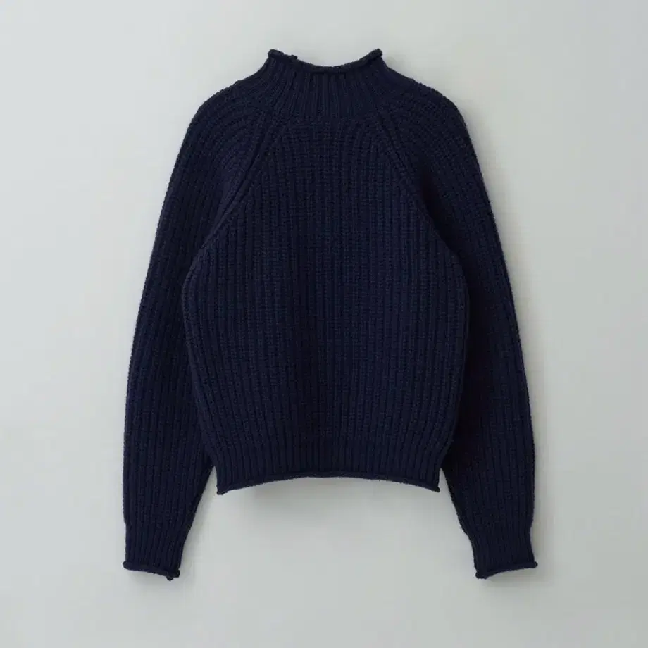 르누이 Harper high-neck ribbed sweater 딥네이비