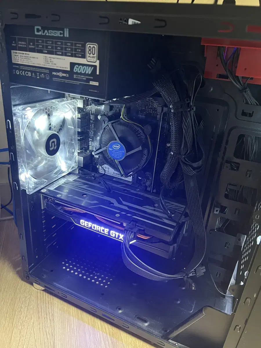 게이밍 컴퓨터 i7-9700, gtx1660super