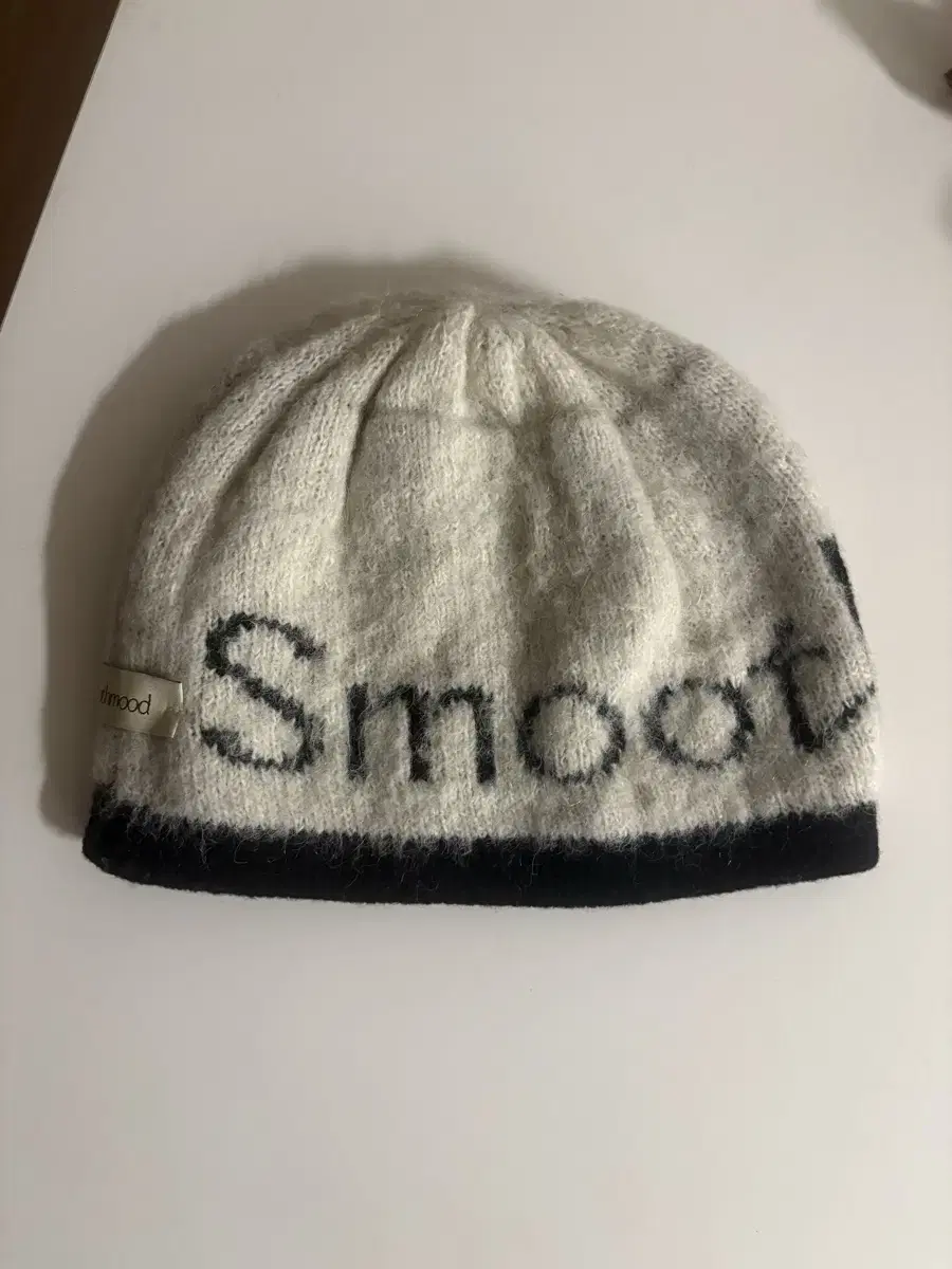 Roomie Logo Knit Hat Cream