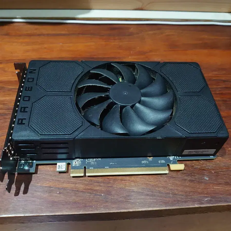 라데온 amd rx5500 그래픽카드