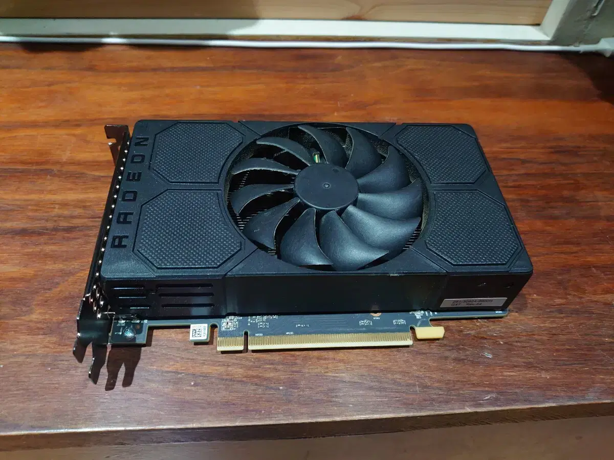 라데온 amd rx5500 그래픽카드