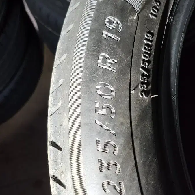 235/50R19 중고 미쉐린 타이어 4개 판매