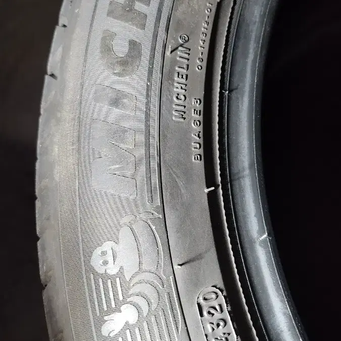 235/50R19 중고 미쉐린 타이어 4개 판매