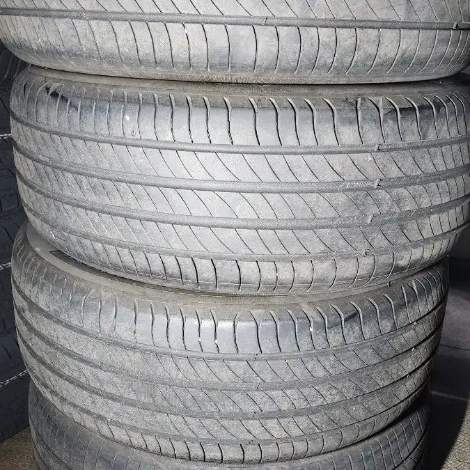 235/50R19 중고 미쉐린 타이어 4개 판매