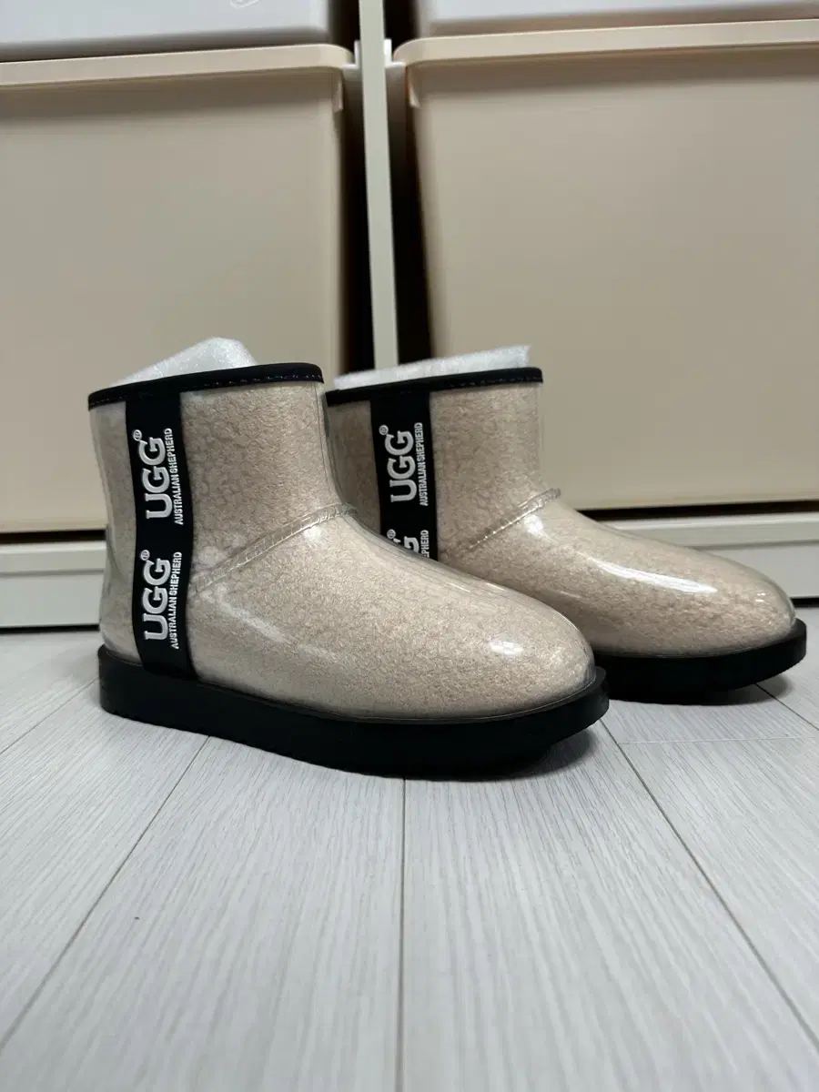 Ugg 클리어부츠