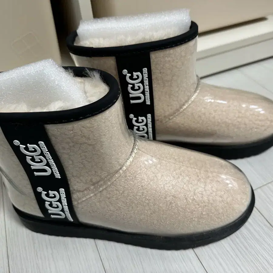 Ugg 클리어부츠