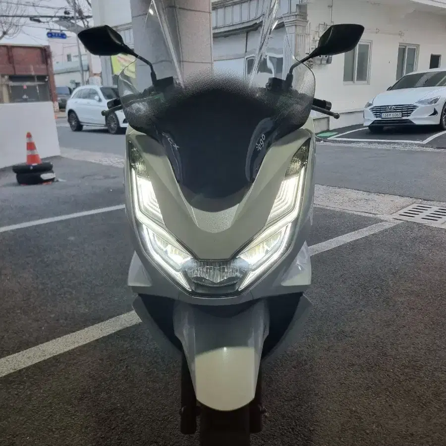 23년식 pcx 팝니다(44700km주행)