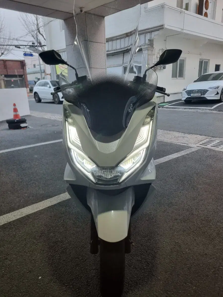 23년식 pcx 팝니다(44700km주행)