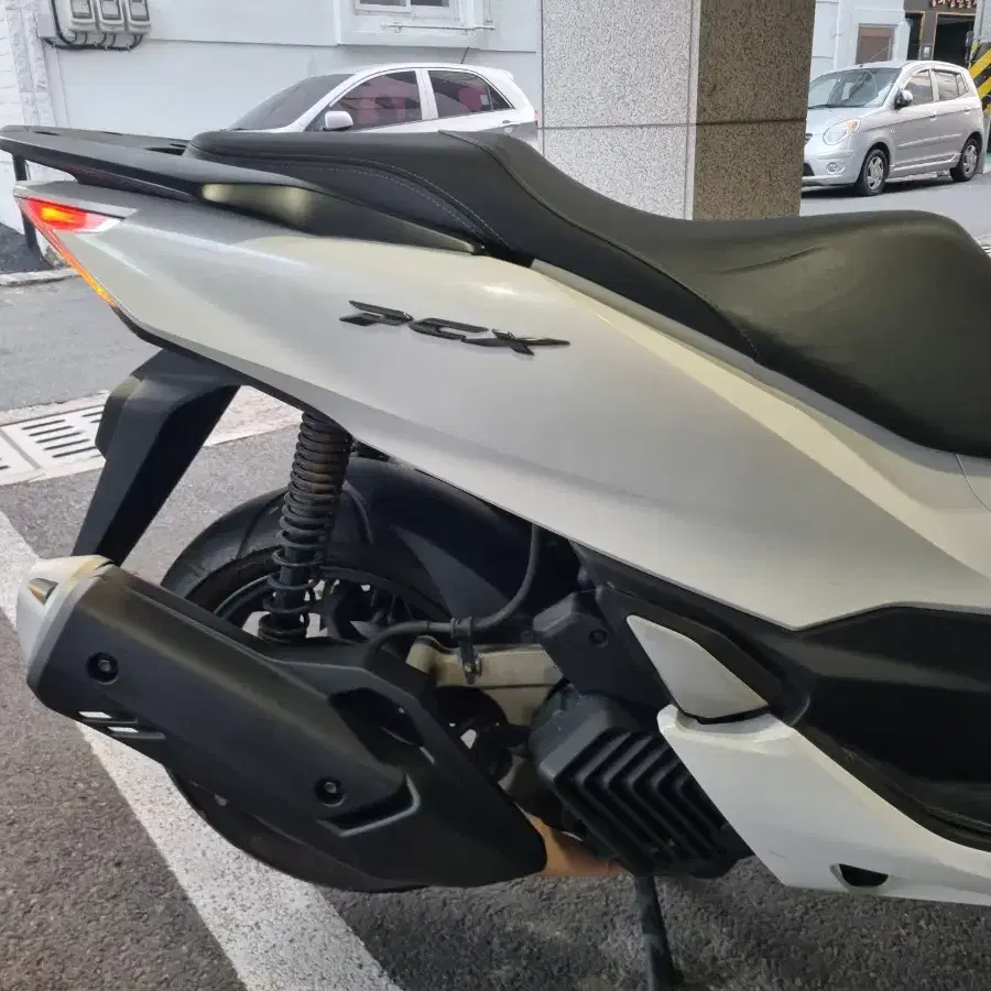 23년식 pcx 팝니다(44700km주행)