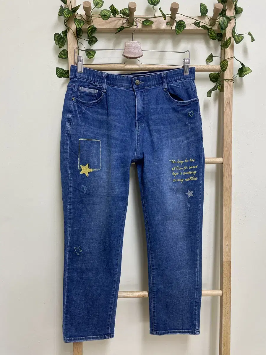 ODI JEANS 자수 포인트 청바지