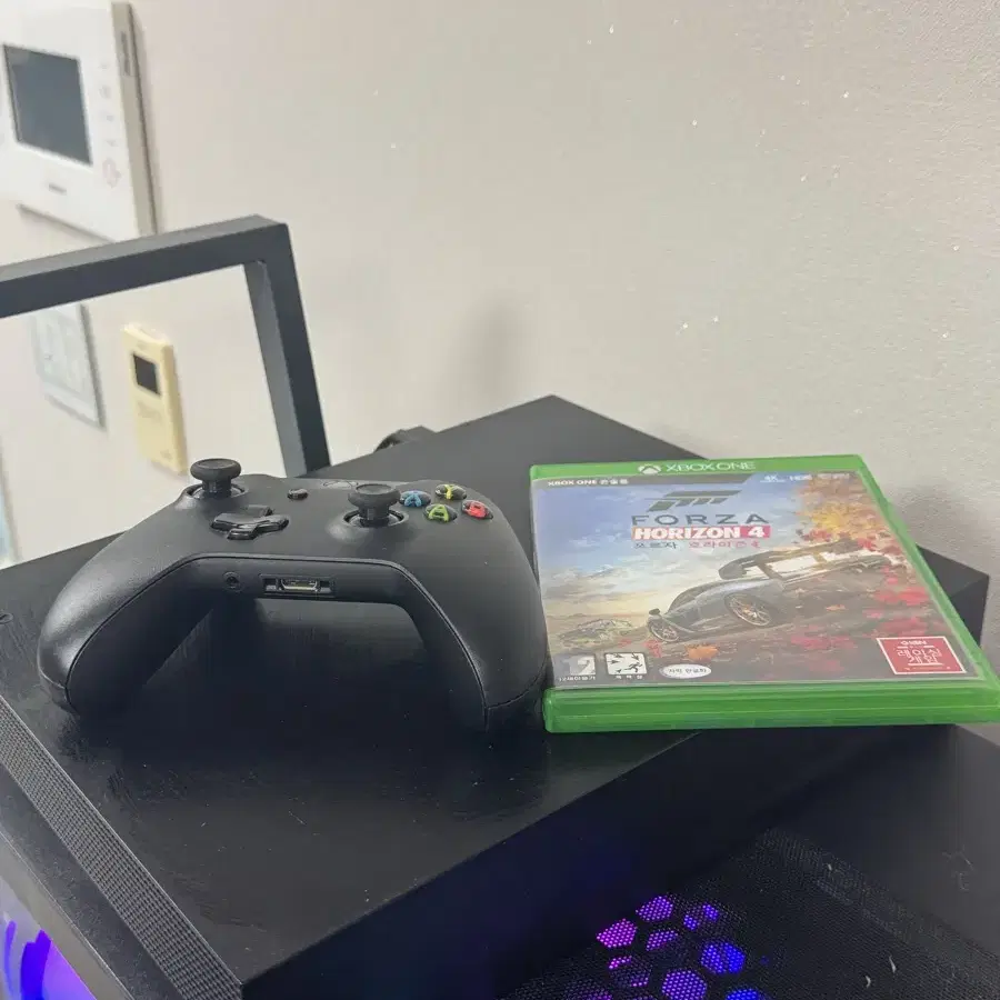 Xbox One X 1tb + Forza Horizon 4 판매