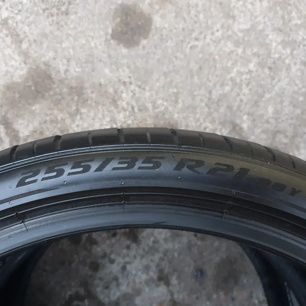 2553521 중고타이어 피렐리 피제로PZ4 255/35R21 세트