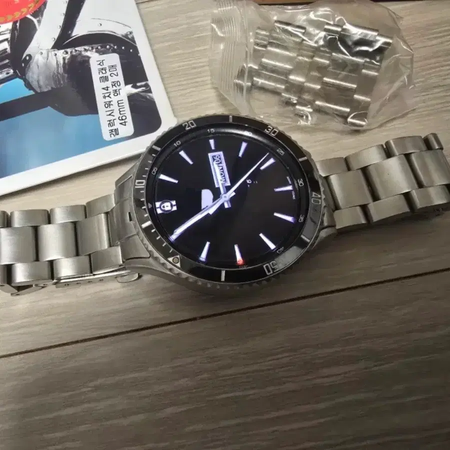 갤럭시 워치4 클래식 46mm 팝니다.