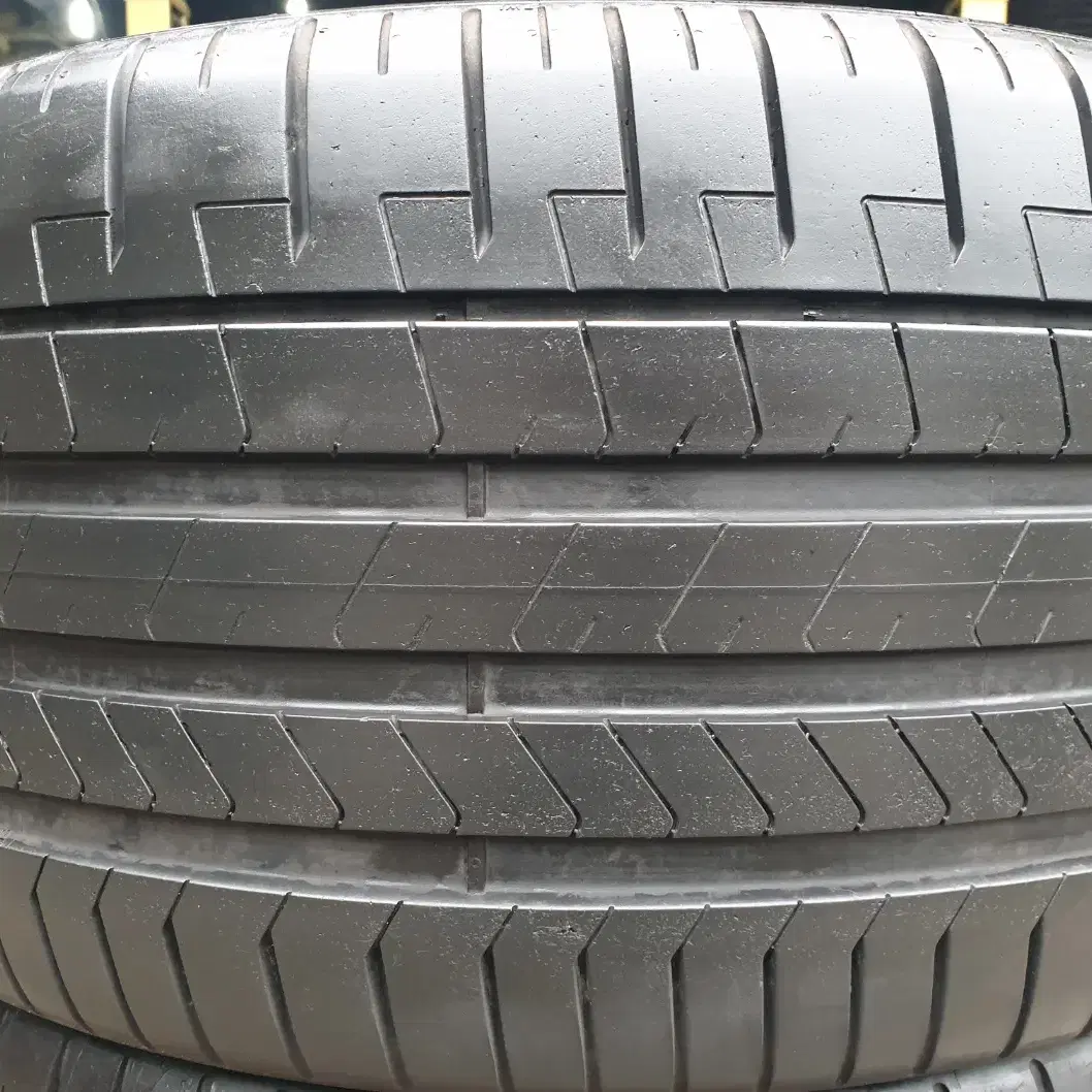 2853021 중고타이어 피렐리 피제로 285/30R21 100Y