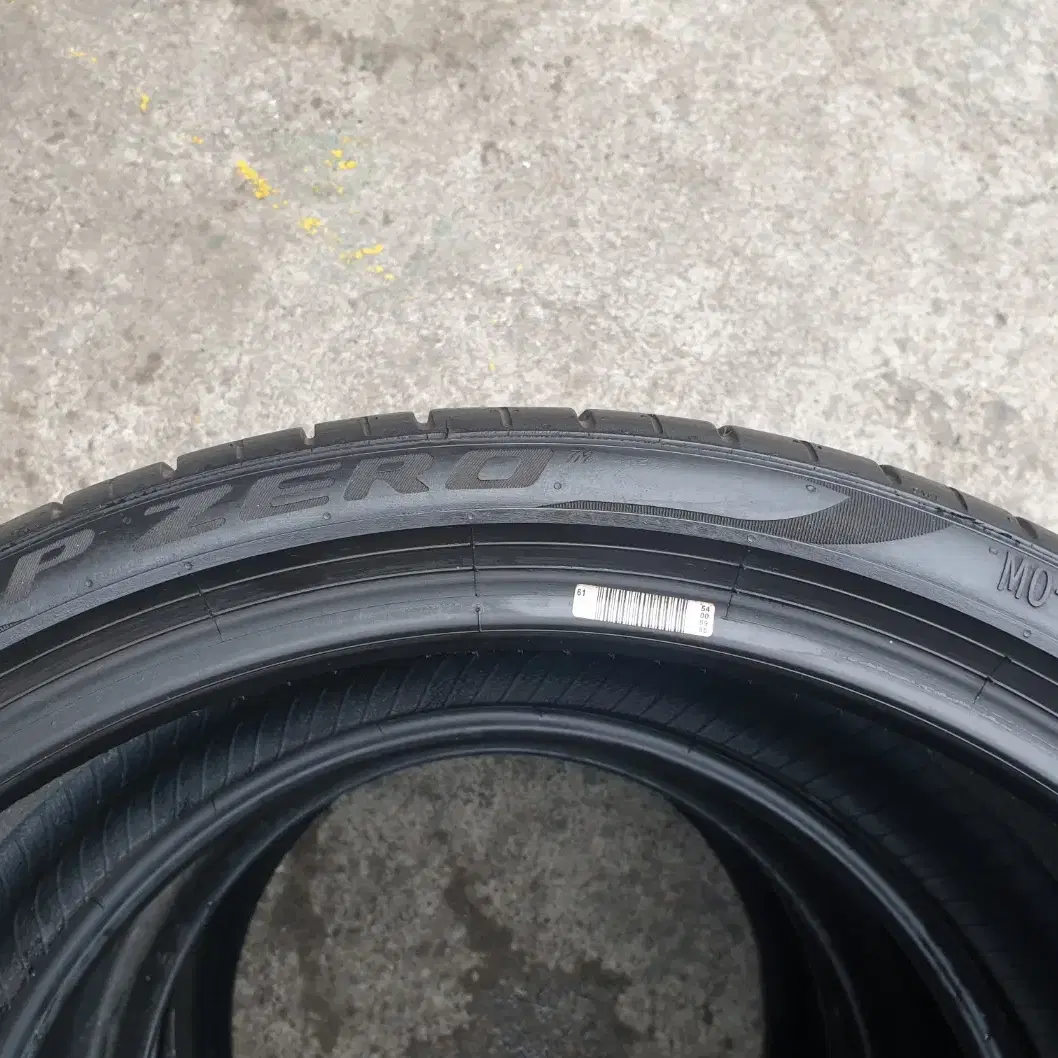 2853021 중고타이어 피렐리 피제로 285/30R21 100Y