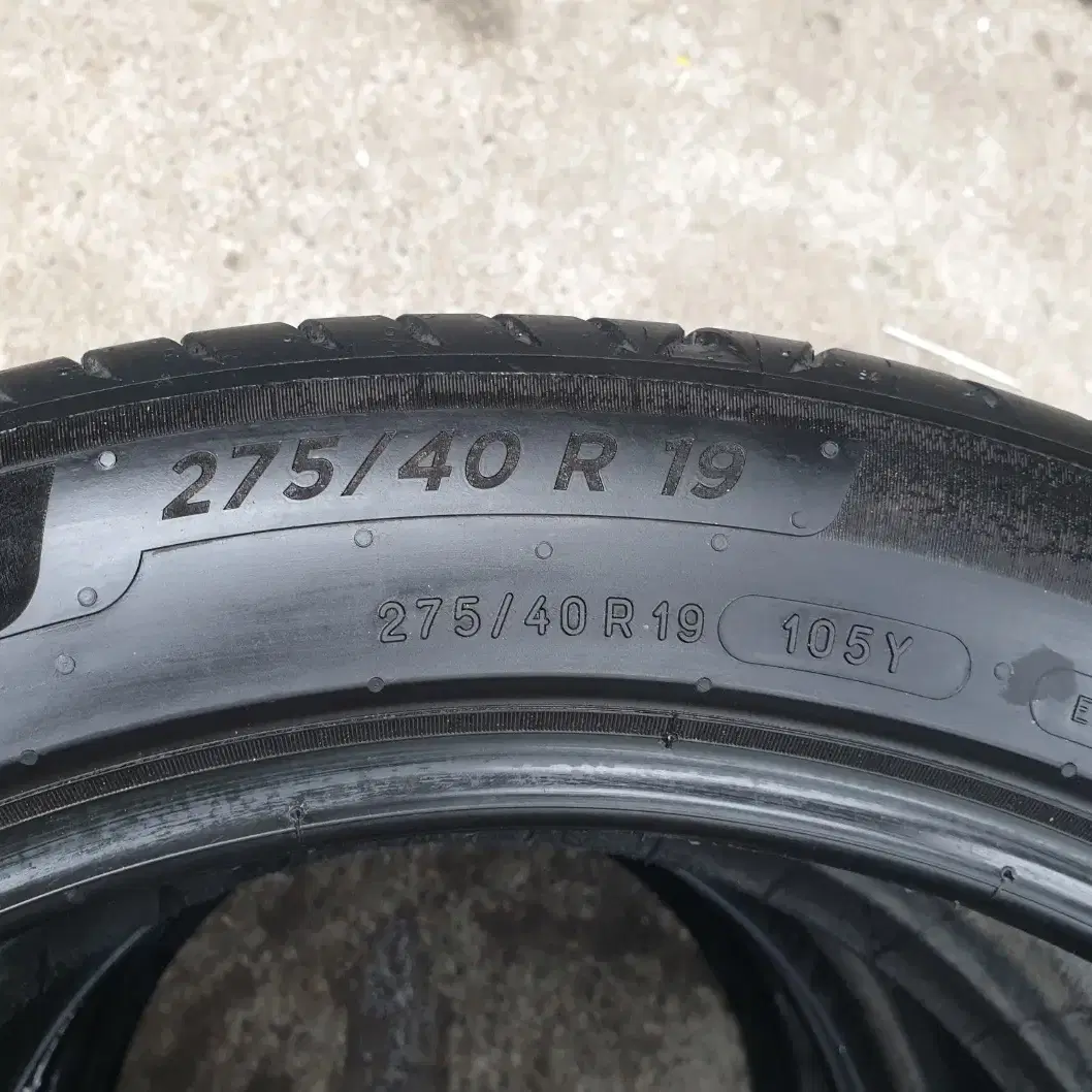 2754019 중고타이어 미쉐린 프라이머시 275/40R19 105Y