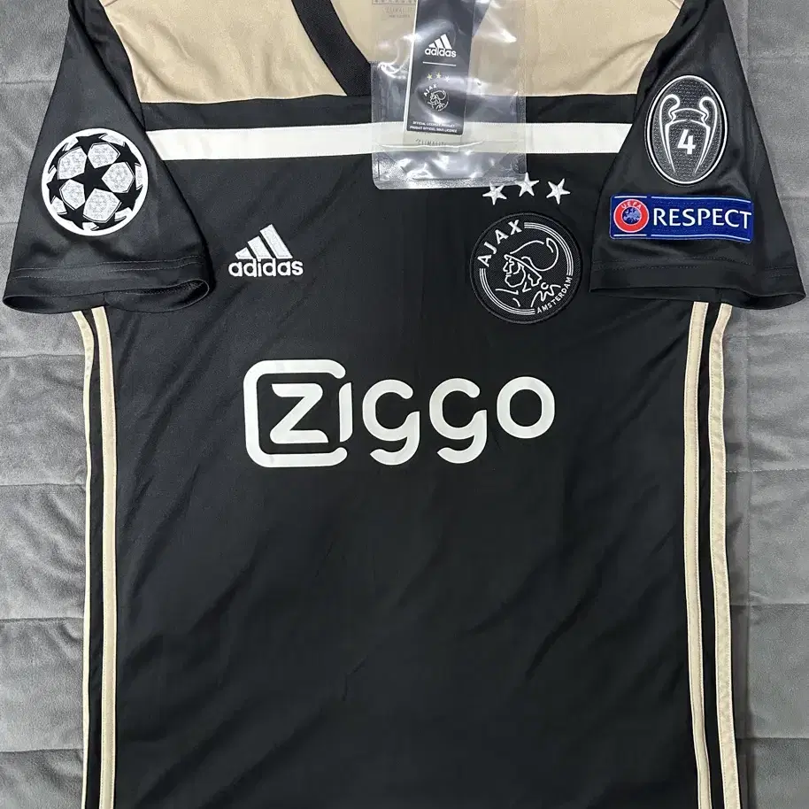 BNWT 아약스 18/19 두샨 타디치