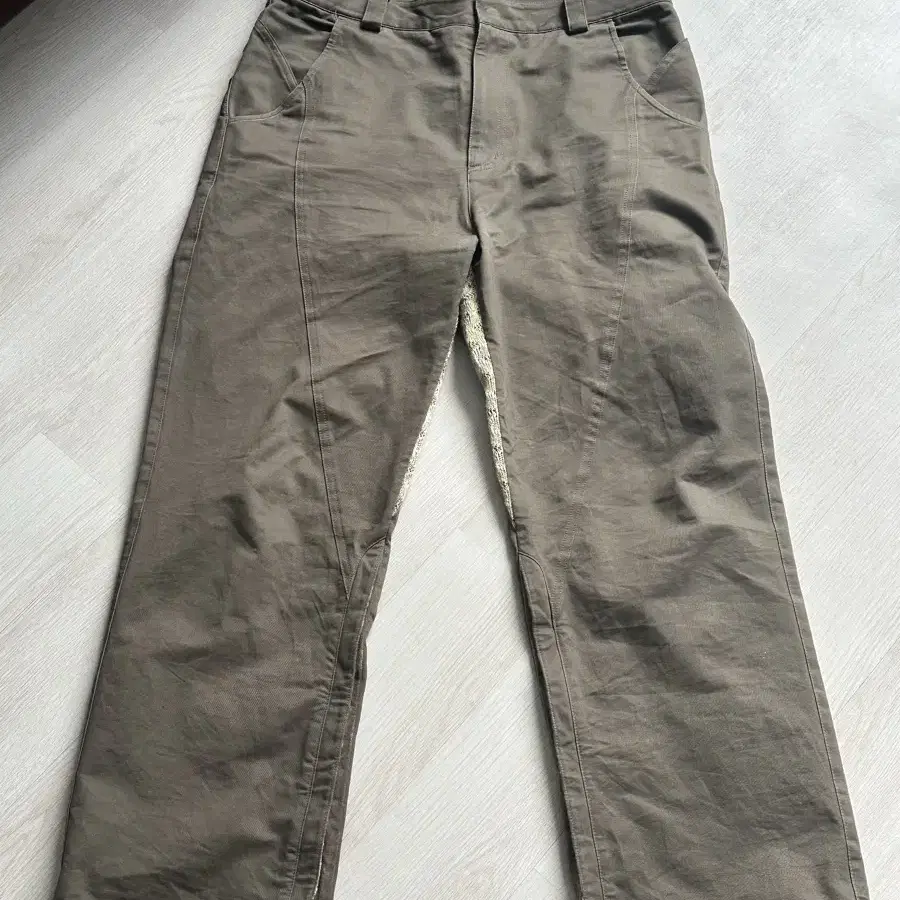 [4] XLIM EP.3 02 trousers brown