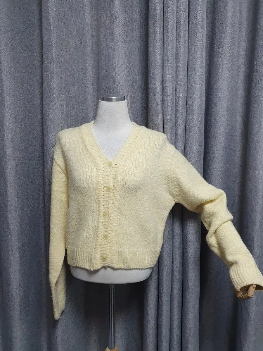 Yellow pastel cozy cardigan