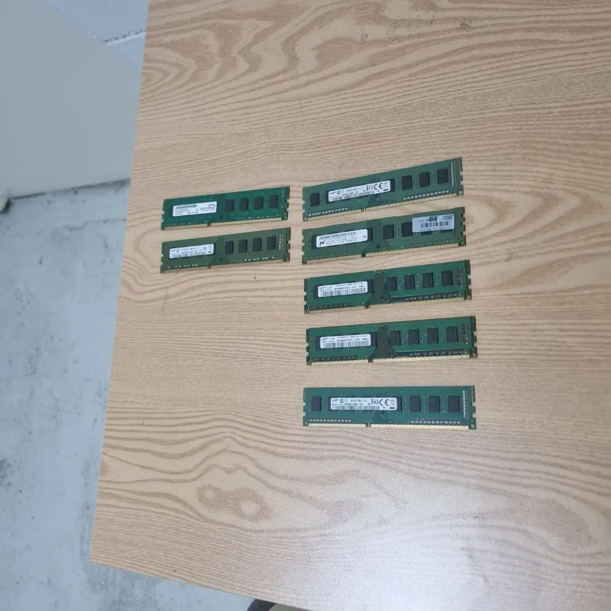 DDR3 램 2gb 5개, 8gb 1개, 4gb 1개 일괄로 처분 합니다