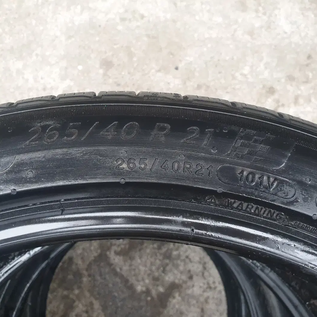 2654021 중고타이어 미쉐린 파일럿스포츠 265/40R21 101V