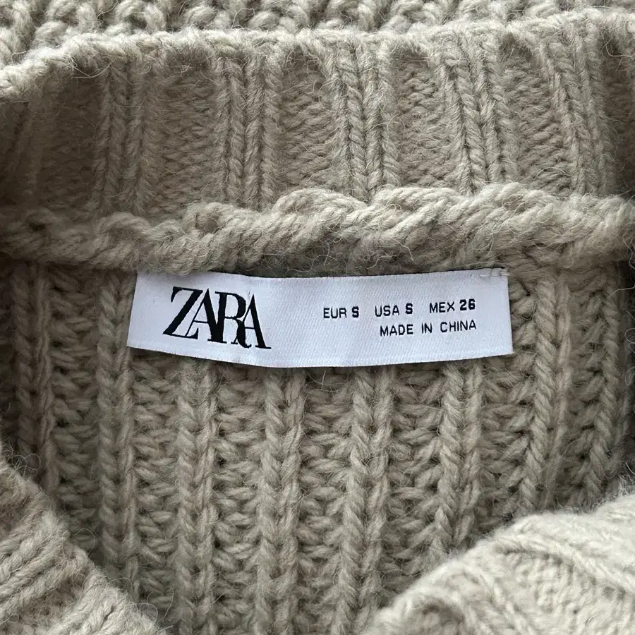 ZARA 자라 여성 패치 포켓 니트 2142225 526