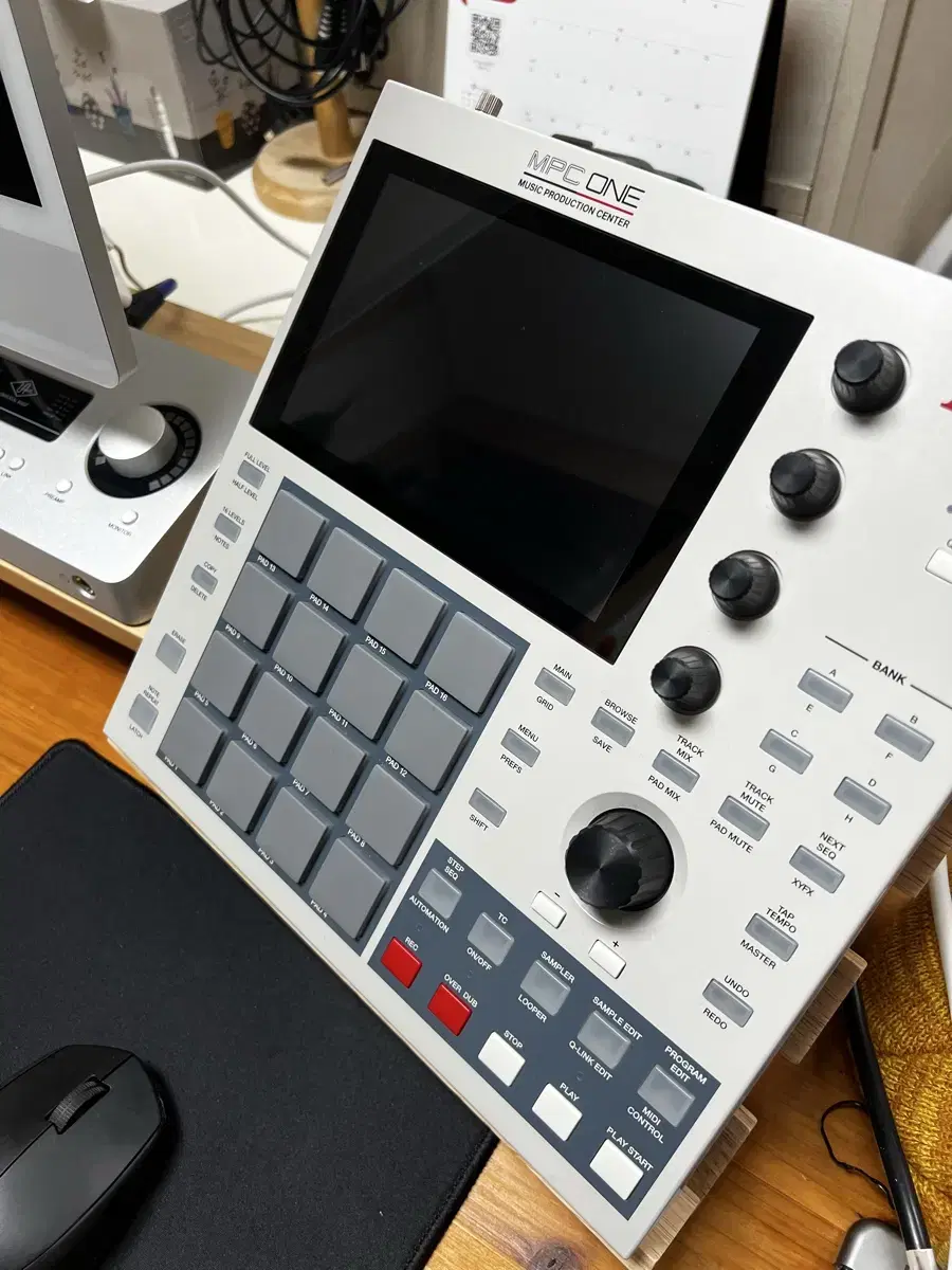 Akai MPC ONE 레트로 에디션