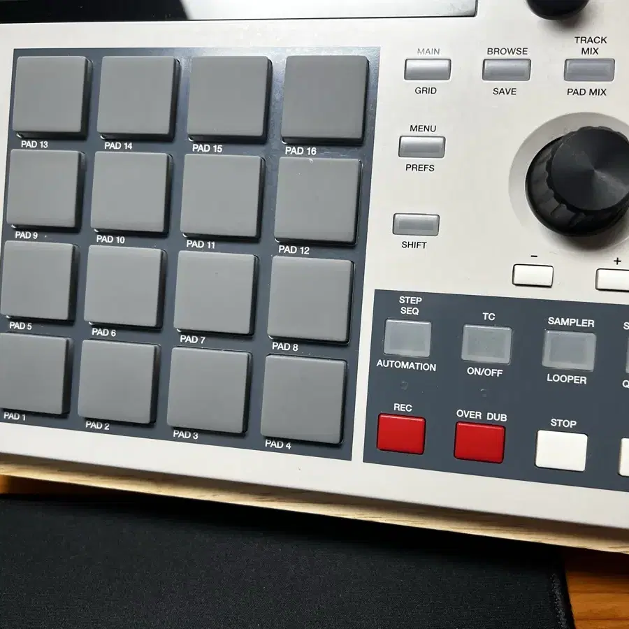 Akai MPC ONE 레트로 에디션