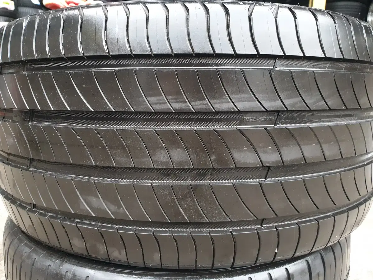 2753520 중고타이어 미쉐린 프라이머시 275/35R20 102Y