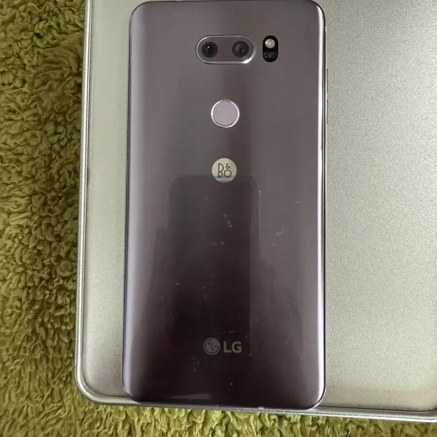 LG v30 라벤더 바이올렛