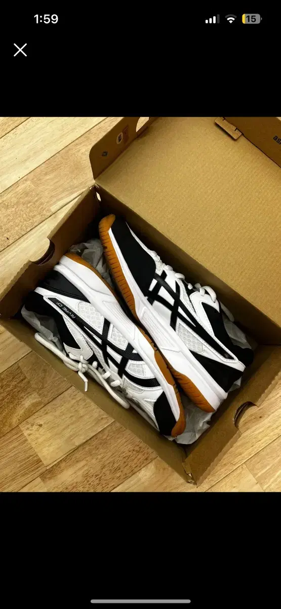 ASICS volleyball shoes for physical education college entrance exam