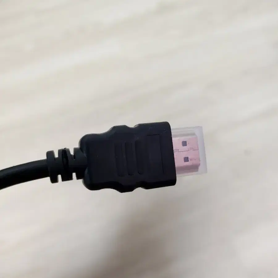 HDMI 영상 디지털 신호를 VGA변환하여 출력 하는 컨버터