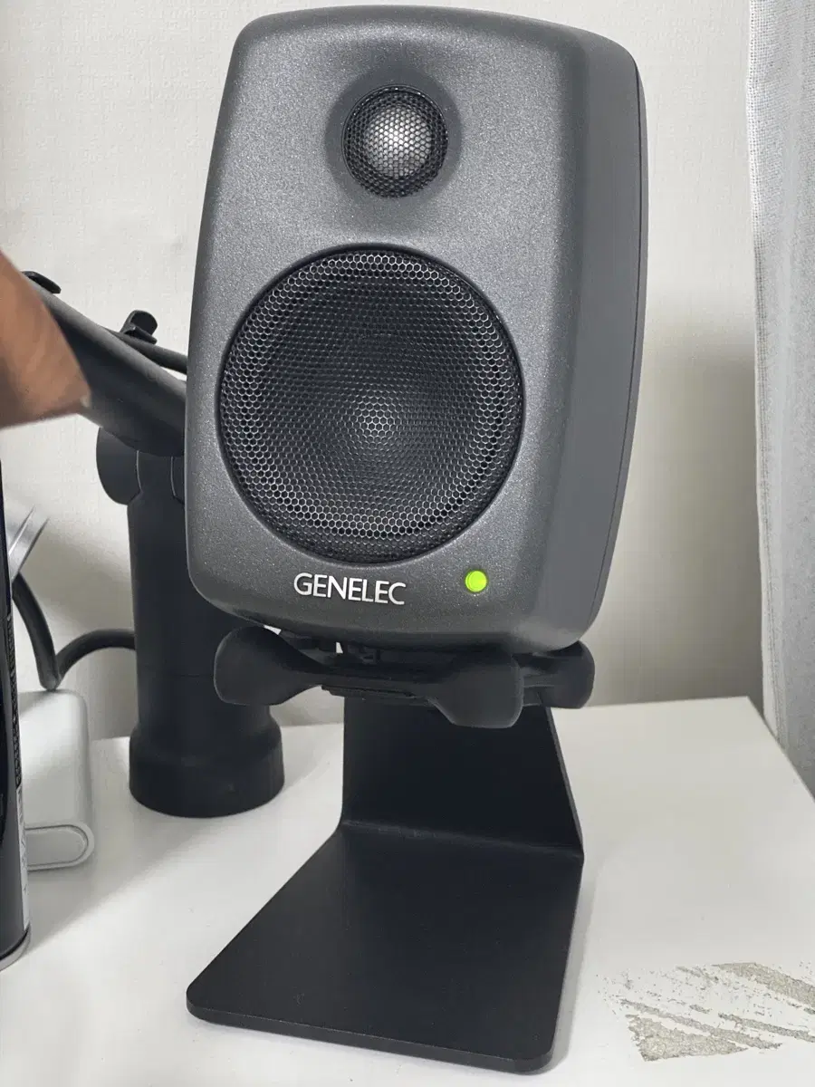 GENELEC 제네렉 8010A + 전용 스탠드 1조(2대) 일산 직거래