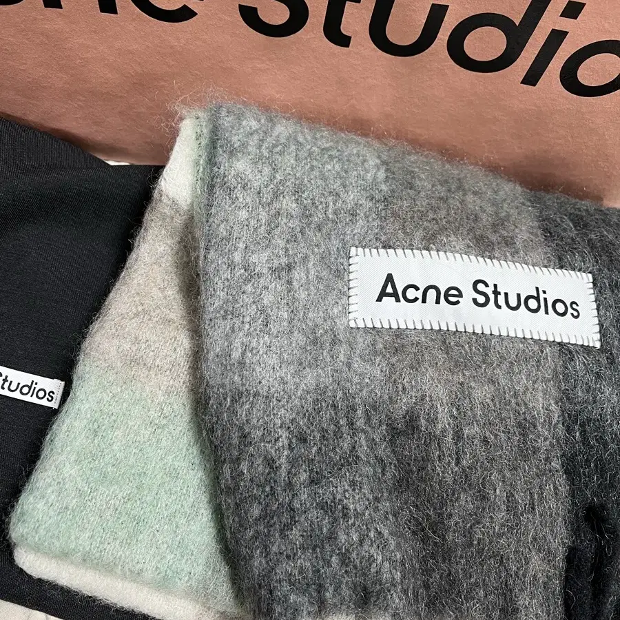 Acne Studios 아크네 스튜디오 모헤어 체크 스카프