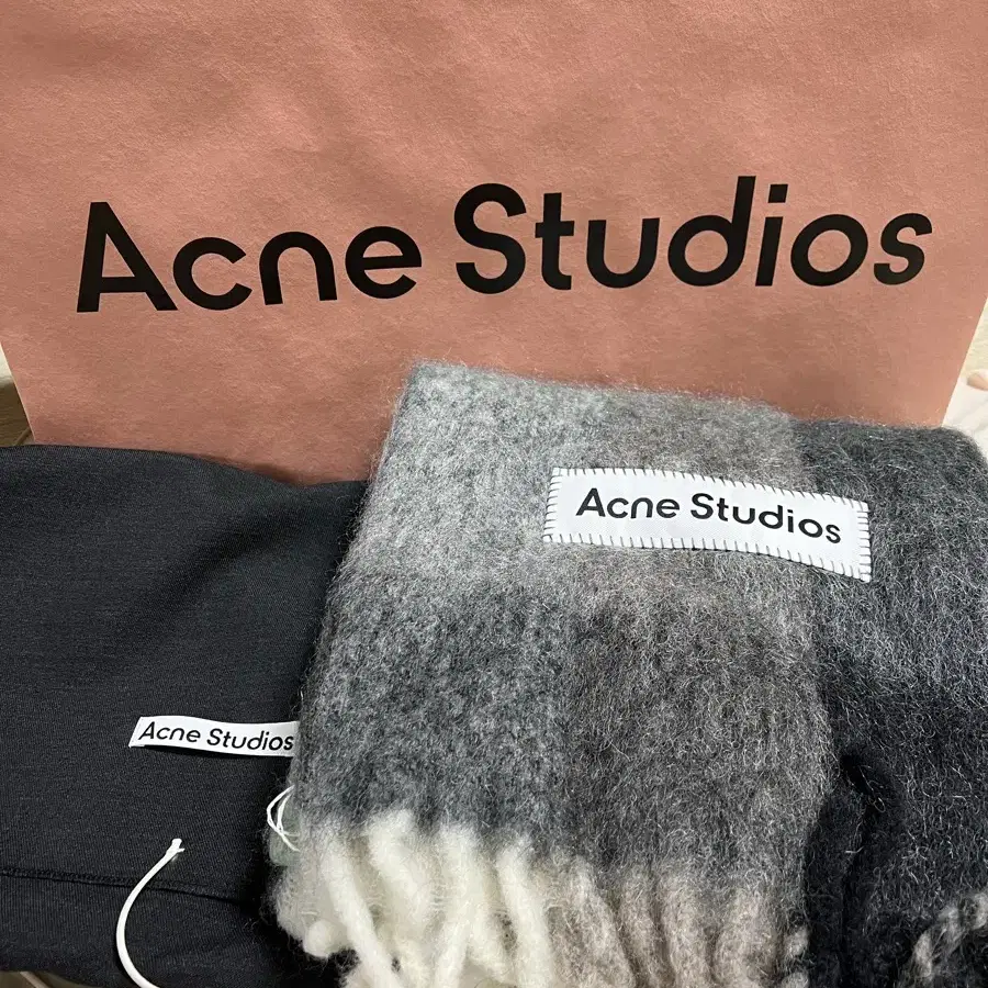 Acne Studios 아크네 스튜디오 모헤어 체크 스카프